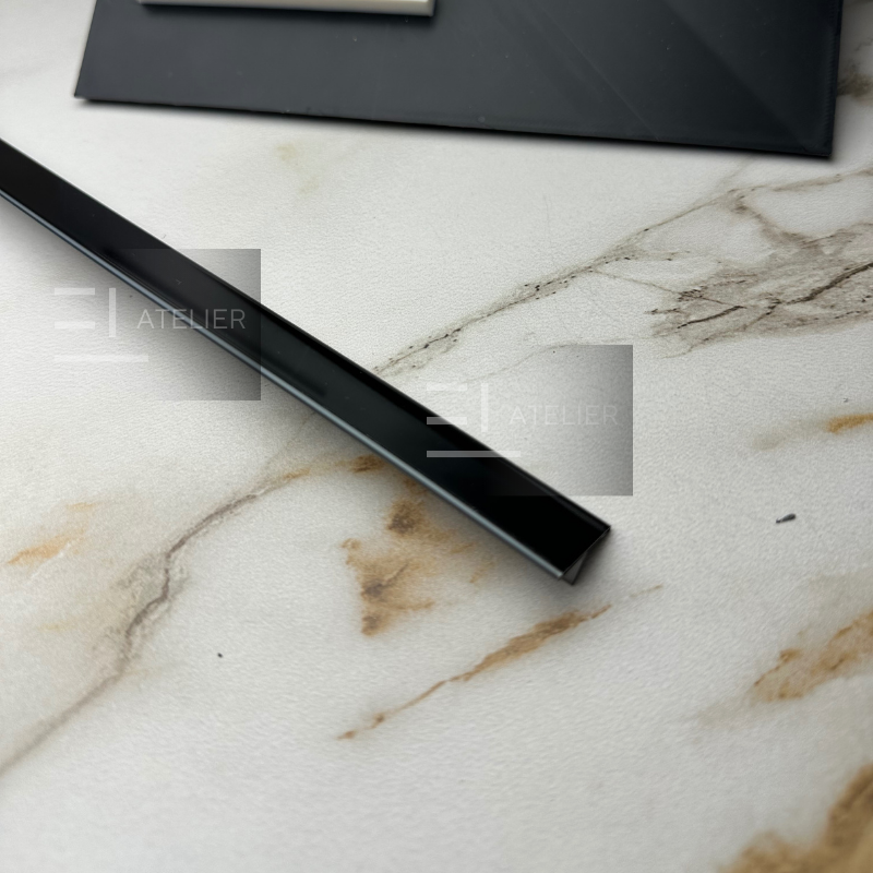 Profil T inox negru lucios 20mm aplicare tranziție materiale finisaj elegant