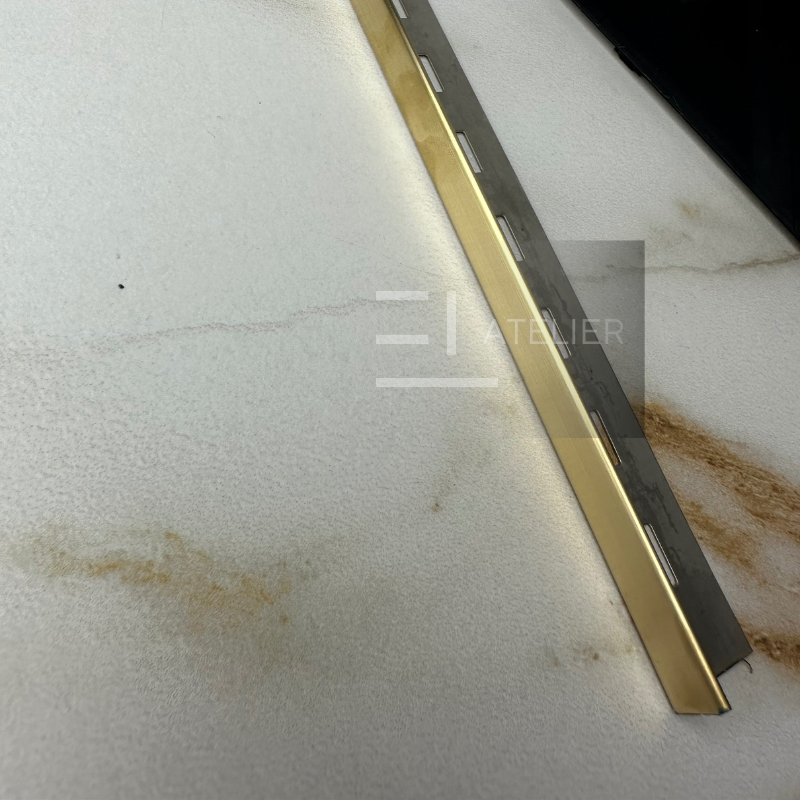 Profil decorativ finisaj drept inox auriu lucios rezistent umezeală coroziune 10mm