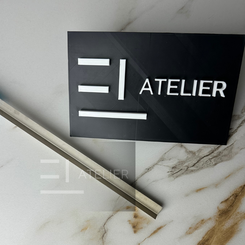 Detaliu profil L inox auriu lucios protecție colțuri pereți mobilier 20x10mm