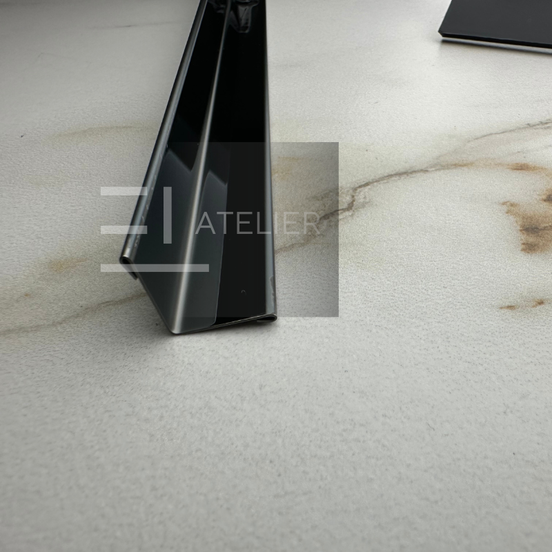 Profil L interior inox negru lucios 15x15mm detaliu finisaj premium colț protecție