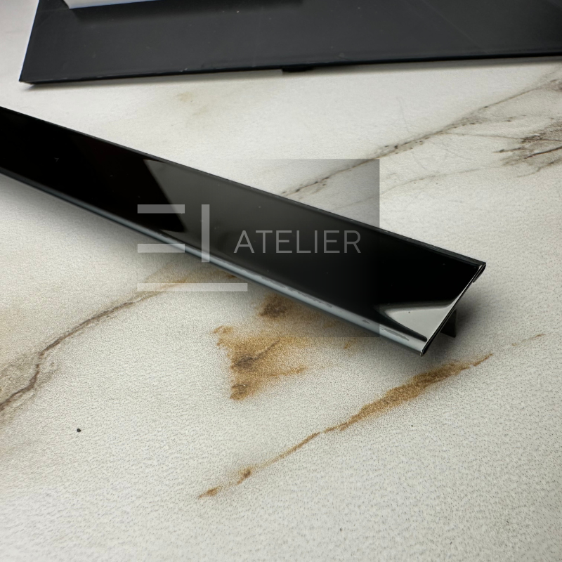 Profil T inox negru lucios 20mm detaliu finisaj premium delimitare plăci