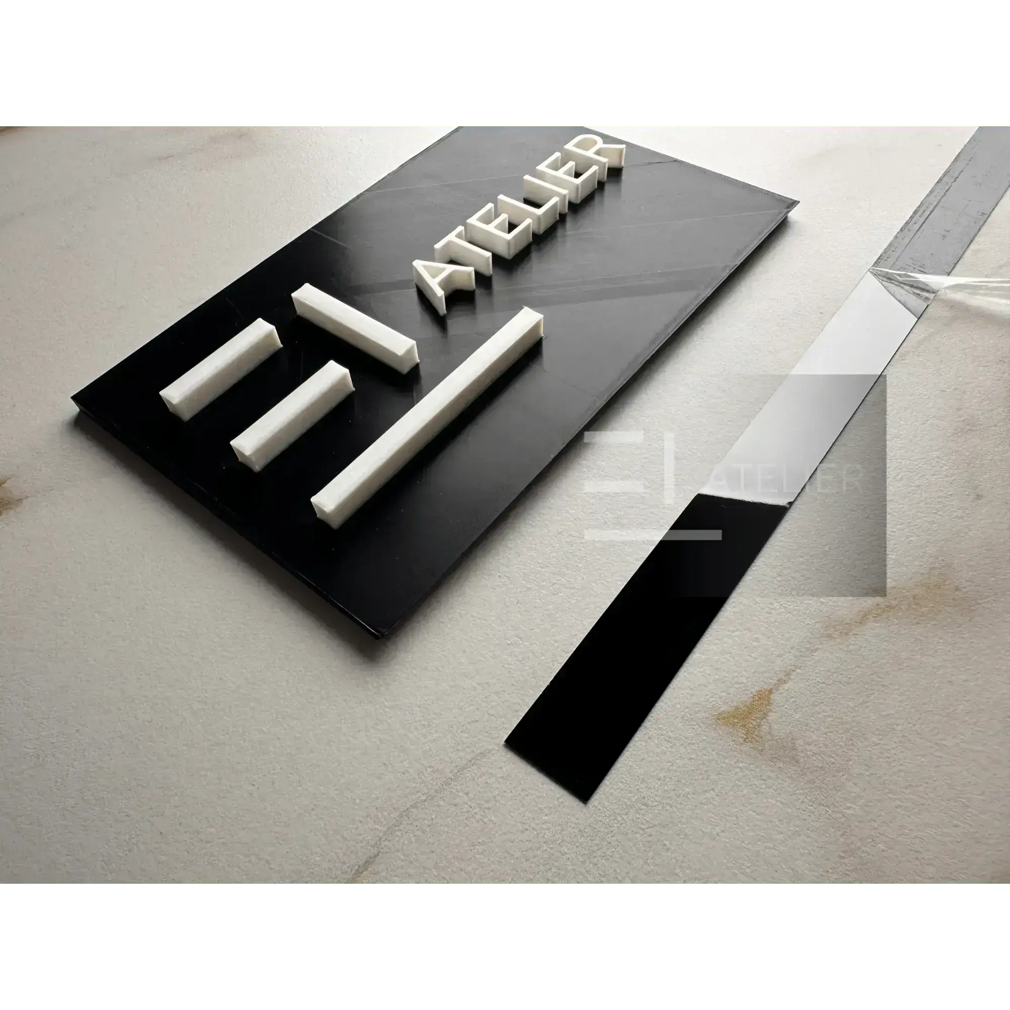 Profil Decorativ din Inox Platbanda Negru Lucios EL Atelier pentru design de lux